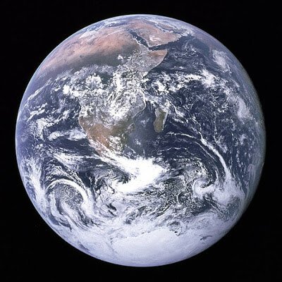 First Picture of Earth in Hindi | धरती(पृथ्वी) के बारे में 42 रोचक तथ्य